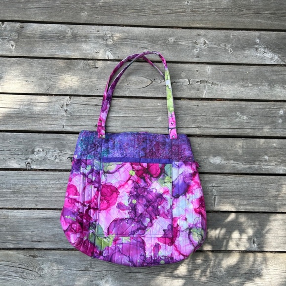 Quilted Oversized Tote Bag - Picture 3 of 10